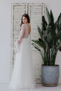 Divine Atelier — Iris 2018