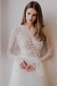 Divine Atelier — Iris 2018